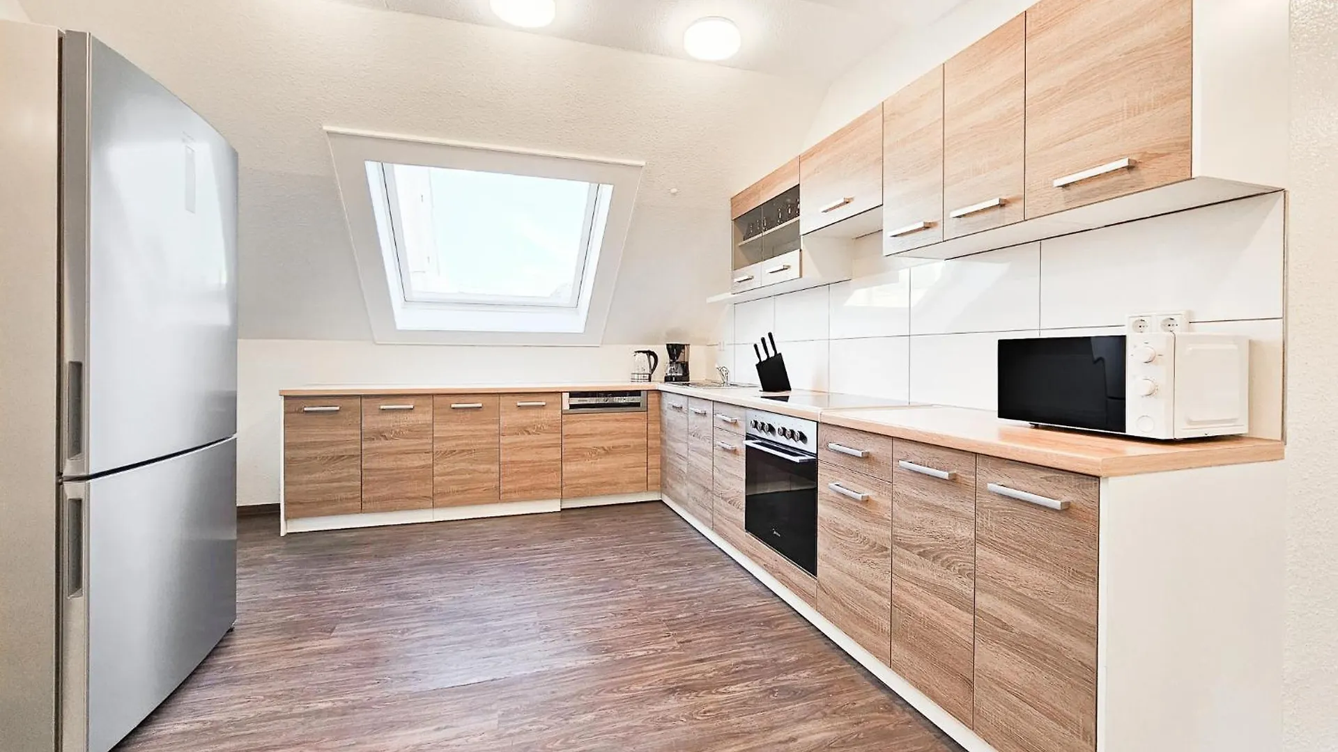 Raj Living - City Center Apartments With 5 Rooms - 10 Min Messe Dus 杜塞尔多夫