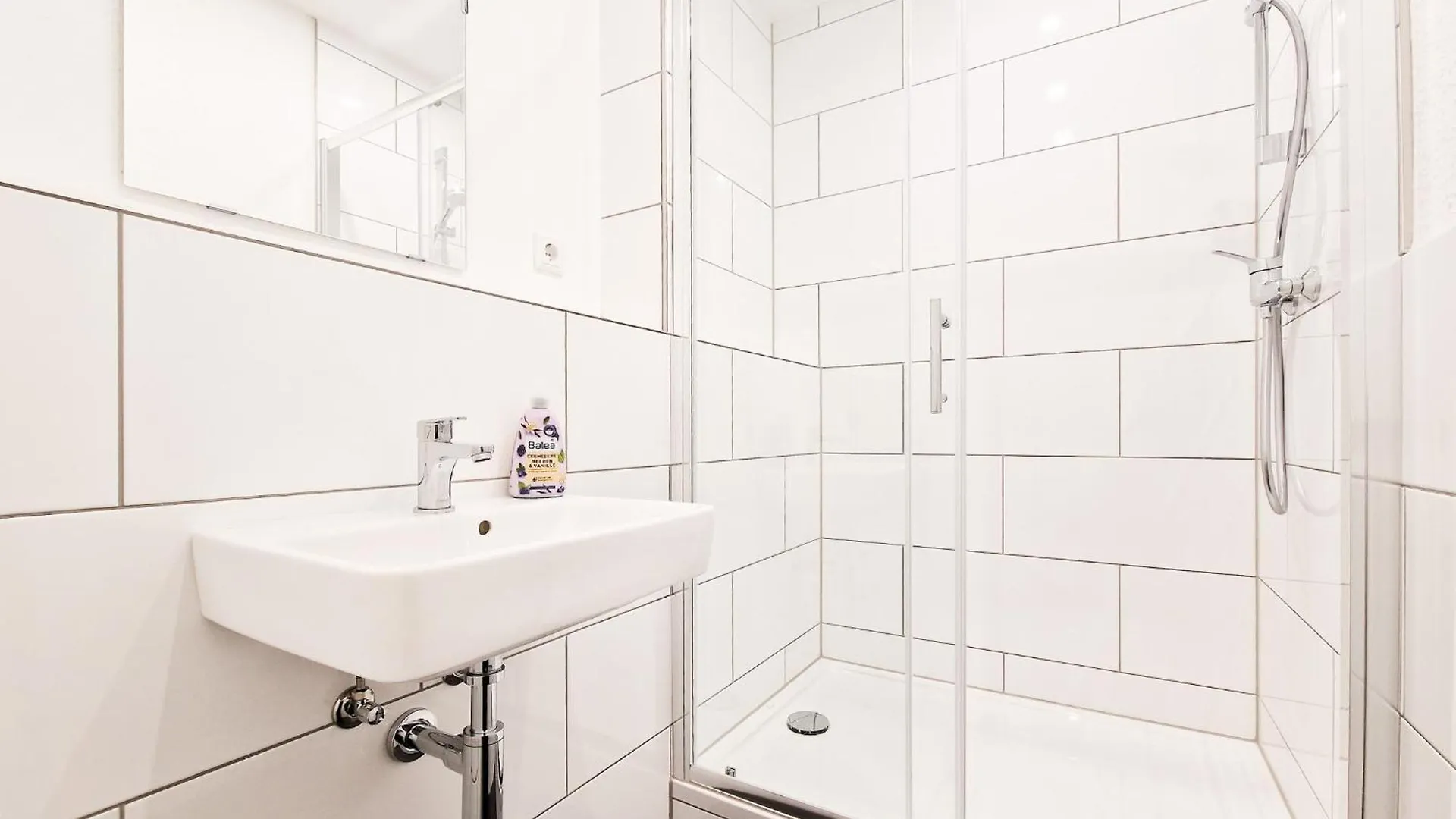 Raj Living - City Center Apartments With 5 Rooms - 10 Min Messe Dus 杜塞尔多夫