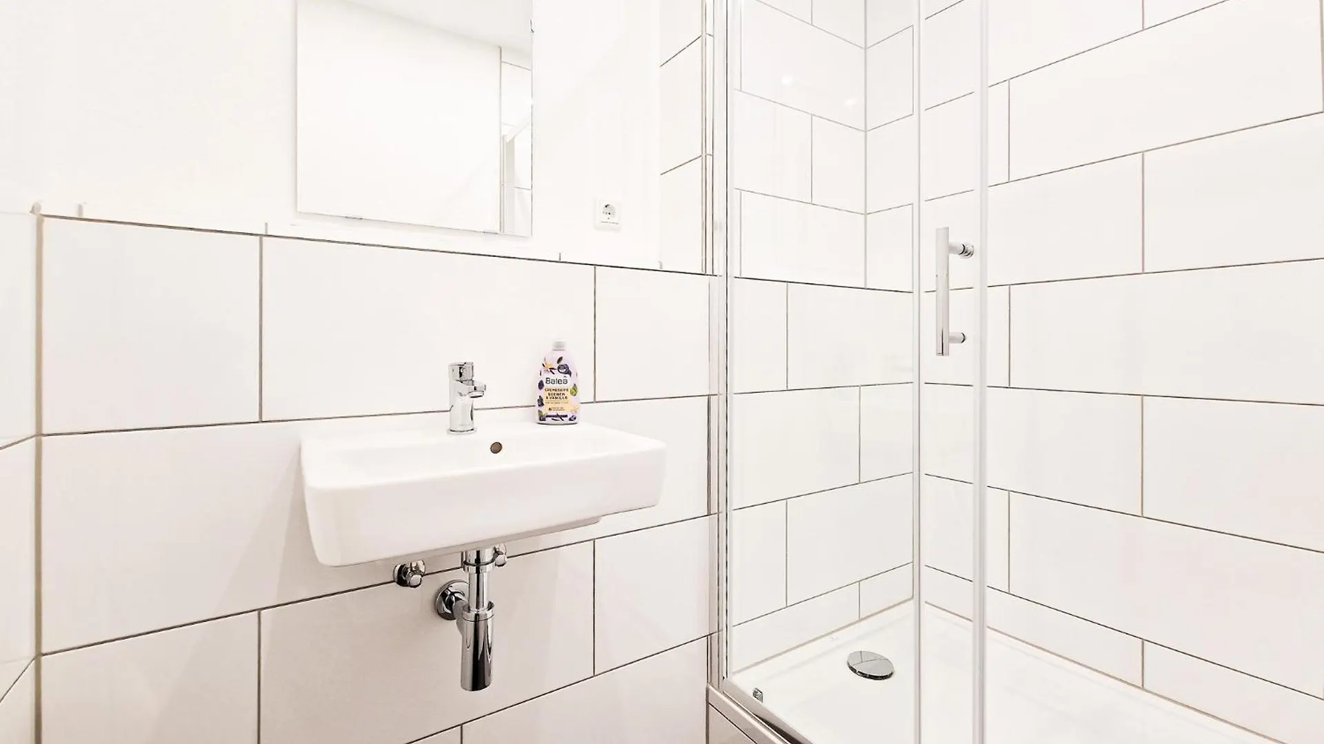 Raj Living - City Center Apartments With 5 Rooms - 10 Min Messe Dus 杜塞尔多夫