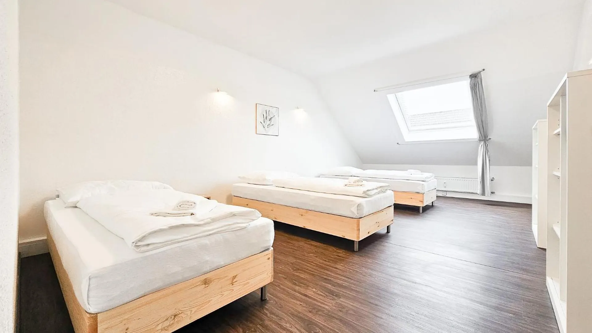 Raj Living - City Center Apartments With 5 Rooms - 10 Min Messe Dus Düsseldorf