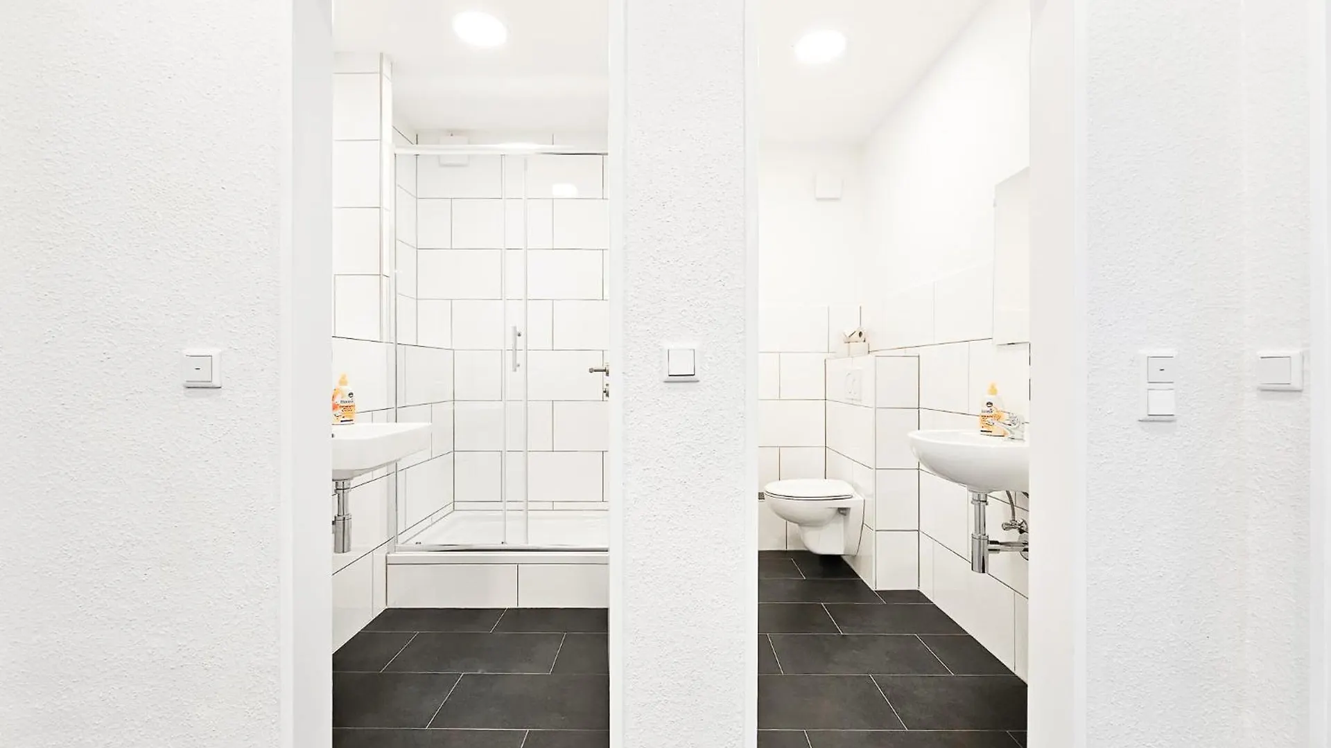 Raj Living - City Center Apartments With 5 Rooms - 10 Min Messe Dus Düsseldorf