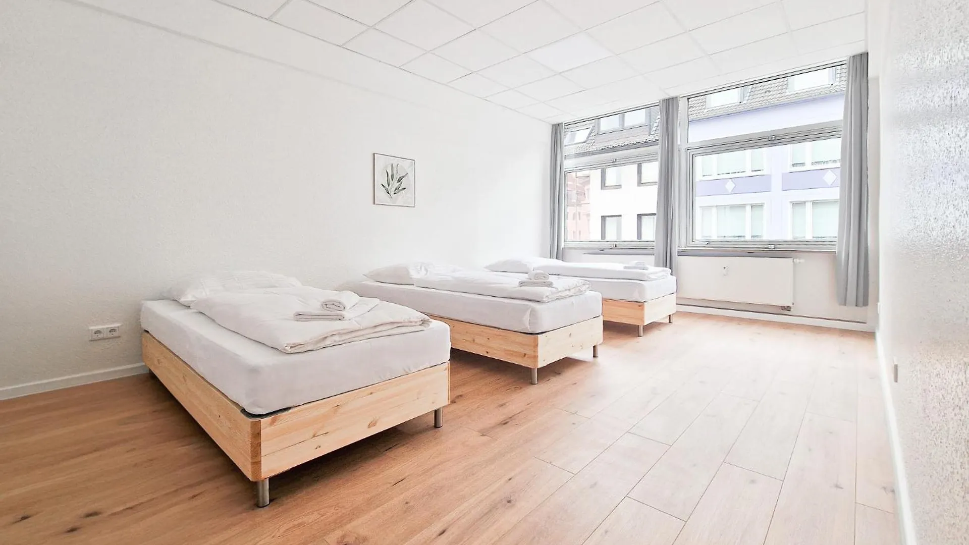 Raj Living - City Center Apartments With 5 Rooms - 10 Min Messe Dus Düsseldorf